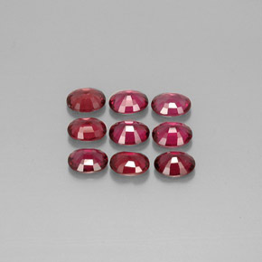 カラットの天然レッドスピネル（5.3×4.2 mm・オーバルカット）