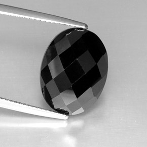11.93カラットの天然黒スピネル（15.9×12.2 mm・オーバルカット）