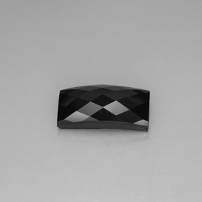 14.35カラットの天然黒スピネル（19.5×9.9 mm・バゲット）