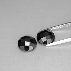 カラットの天然黒スピネル（10.14 mm・ラウンドカット）
