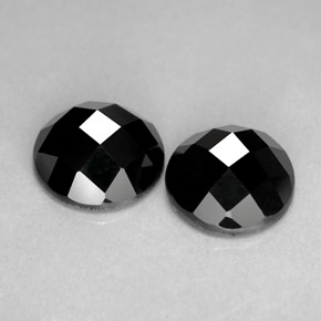 カラットの天然黒スピネル（9.96 mm・ラウンドカット）