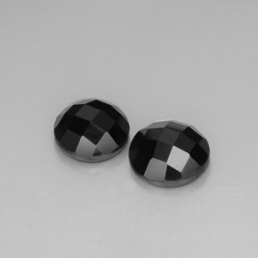 カラットの天然黒スピネル（10.12 mm・ラウンドカット）