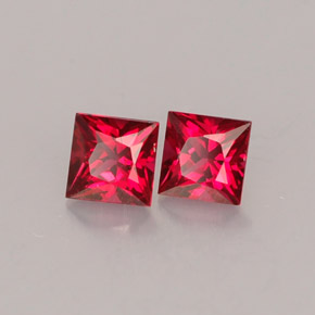 カラットの天然ピンクレッドスピネル（3.3×3.3 mm・四角）