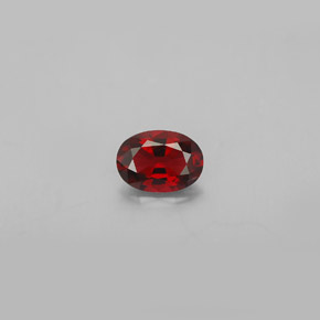 0.64カラットの天然レッドスピネル（6.5×4.6 mm・オーバルカット）