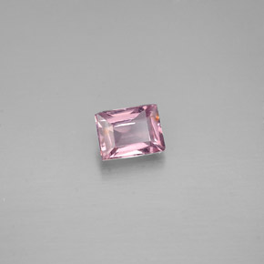 0.50カラットの天然ピンクスピネル（5×3.8 mm・バゲット）