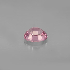 1.06カラットの天然バイオレットピンクスピネル（6.7×5.3 mm・オーバルカット）