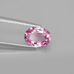 0.87カラットの天然紫がかったピンクスピネル（7.1×5.2 mm・オーバルカット）