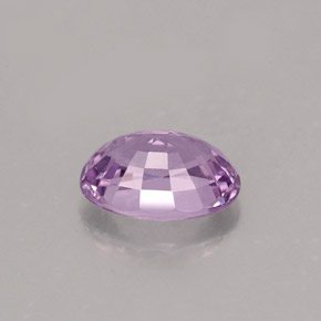 1.06カラットの天然バイオレットスピネル（7.2×5.1 mm・オーバルカット）