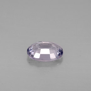 0.89カラットの天然ライトバイオレットスピネル（6.8×5.2 mm・オーバルカット）