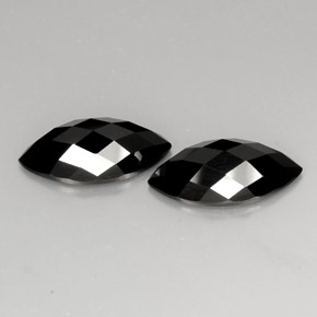カラットの天然黒スピネル（16.2×8.2 mm・マーキス）