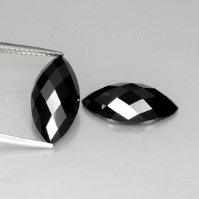 カラットの天然黒スピネル（16.2×8.2 mm・マーキス）