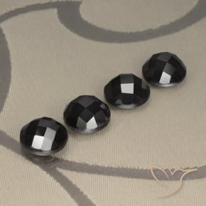 Shop natural 19.58ct ブラック スピネル gems, ラウンド, from タイ at GemSelect. In stock, global shipping!