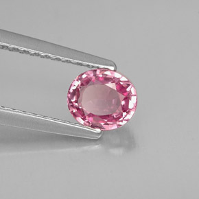 0.76カラットの天然ピンクスピネル（5.7×4.8 mm・オーバルカット）