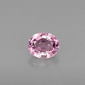 0.74カラットの天然パープルスピネル（5.6×4.6 mm・オーバルカット）