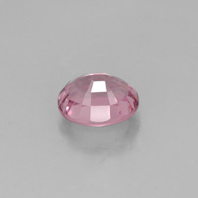 0.82カラットの天然ピンクがかった紫スピネル（5.8×5 mm・オーバルカット）