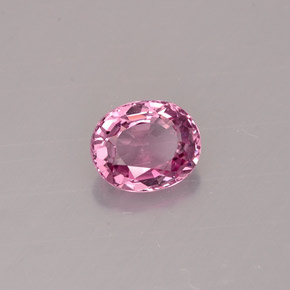0.67カラットの天然パープルスピネル（5.8×4.8 mm・オーバルカット）