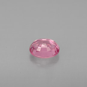 0.79カラットの天然ピンクスピネル（5.9×5 mm・オーバルカット）