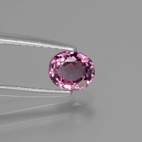 0.59カラットの天然パープルスピネル（5.4×4.7 mm・オーバルカット）