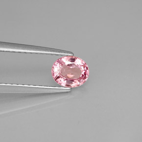 0.63カラットの天然ローズピンクスピネル（5.6×4.7 mm・オーバルカット）