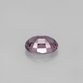 1.05カラットの天然パープルスピネル（7.1×5.1 mm・オーバルカット）