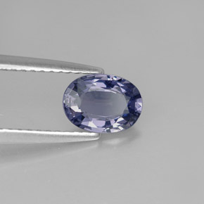 0.88カラットの天然ブルースピネル（7.2×5.2 mm・オーバルカット）