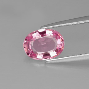 1.48カラットの天然ピンクスピネル（8.3×6.2 mm・オーバルカット）