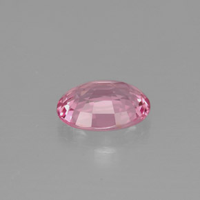 1.48カラットの天然ピンクスピネル（8.3×6.2 mm・オーバルカット）