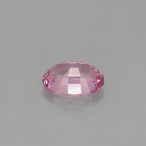 1.04カラットの天然ピンクスピネル（7.2×5.2 mm・オーバルカット）