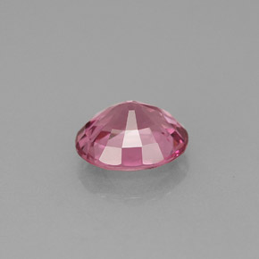 1.24カラットの天然ピンクスピネル（7.1×6 mm・オーバルカット）