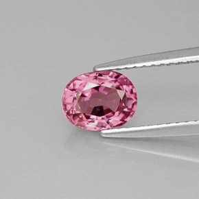1.20カラットの天然ピンクスピネル（7.1×5.6 mm・オーバルカット）