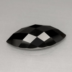 4.91カラットの天然黒スピネル（16×8.1 mm・マーキス）