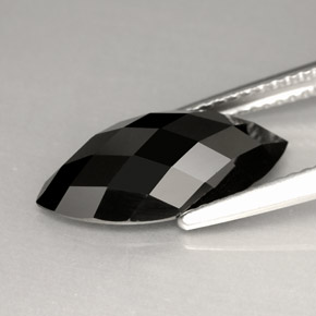 4.91カラットの天然黒スピネル（16×8.1 mm・マーキス）