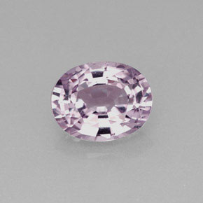 1.65カラットの天然パープルスピネル（8.2×6.4 mm・オーバルカット）