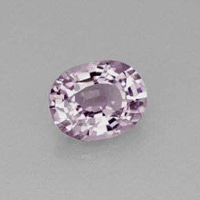 1.65カラットの天然パープルスピネル（8.2×6.4 mm・オーバルカット）
