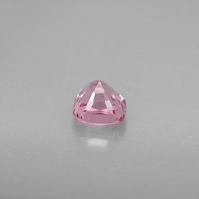 0.87カラットの天然ピンクスピネル（5.1×5.1 mm・クッションカット）