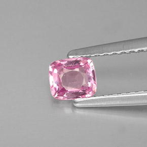 0.42カラットの天然ピンクスピネル（4.6×4 mm・クッションカット）