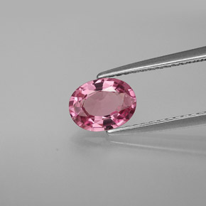 0.99カラットの天然紫がかったピンクスピネル（7.4×5.6 mm・オーバルカット）