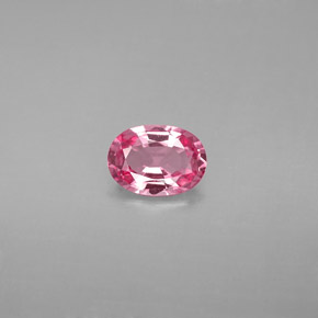 0.80カラットの天然ピンクスピネル（7.1×5.1 mm・オーバルカット）
