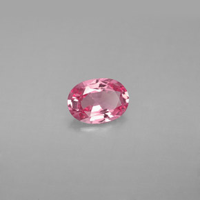 0.80カラットの天然ピンクスピネル（7.1×5.1 mm・オーバルカット）