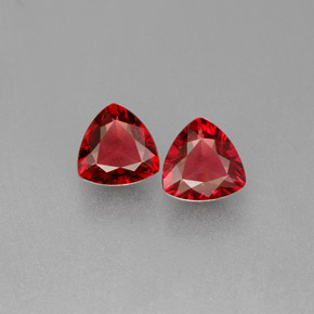 カラットの天然レッドスピネル（5.1×5.1 mm・トリリアント）