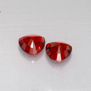 カラットの天然レッドスピネル（5×5 mm・トリリアント）