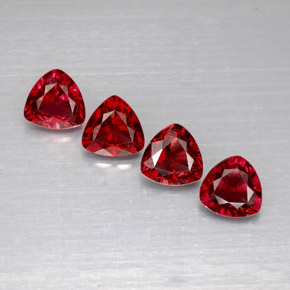 カラットの天然レッドスピネル（5.1×5 mm・トリリアント）