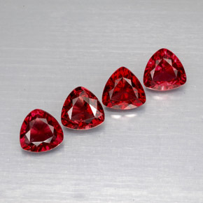 カラットの天然レッドスピネル（5.1×5 mm・トリリアント）