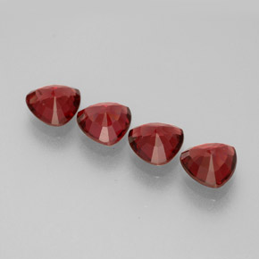カラットの天然レッドスピネル（5.1×5.1 mm・トリリアント）