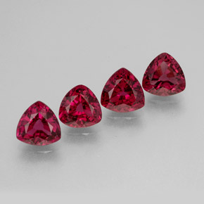 カラットの天然レッドスピネル（5.1×5.1 mm・トリリアント）