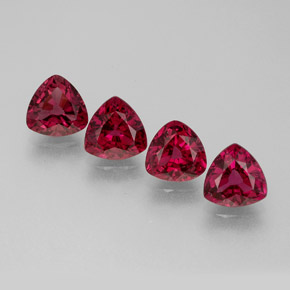 カラットの天然レッドスピネル（5.1×5.1 mm・トリリアント）