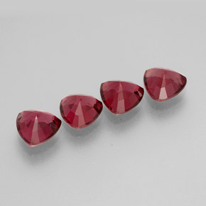 カラットの天然レッドスピネル（5.1×5.1 mm・トリリアント）