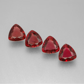 カラットの天然レッドスピネル（5.1×5.1 mm・トリリアント）