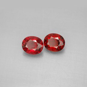 カラットの天然レッドスピネル（6×5.1 mm・オーバルカット）