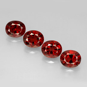 カラットの天然レッドスピネル（6×5.1 mm・オーバルカット）